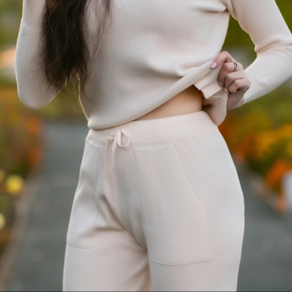 Two Piece Knitted Turtleneck Tracksuit Loungewear - Picture 13 of 16